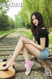Модель ноги Сяо Гэ "Девушка искусства с шелковистыми ступнями" [LIGUI] Красивые ножки и шелковистые ступни