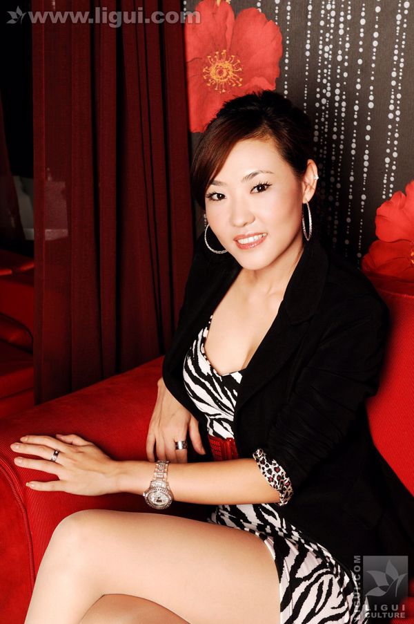 Modelo CoCo "Delicie-se" [丽 柜 LiGui] Foto de belas pernas e pés de jade