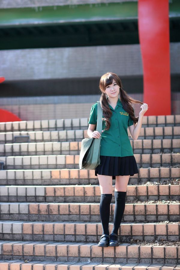 Lee Sung 《Kitaichijo Junior High School Uniform Outer Beat》